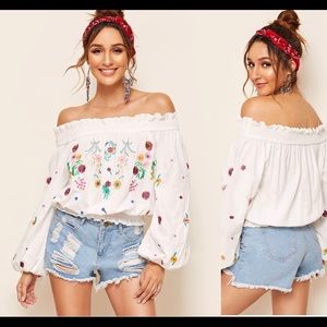 🌺 Off shoulder Flower embroidered shirt.